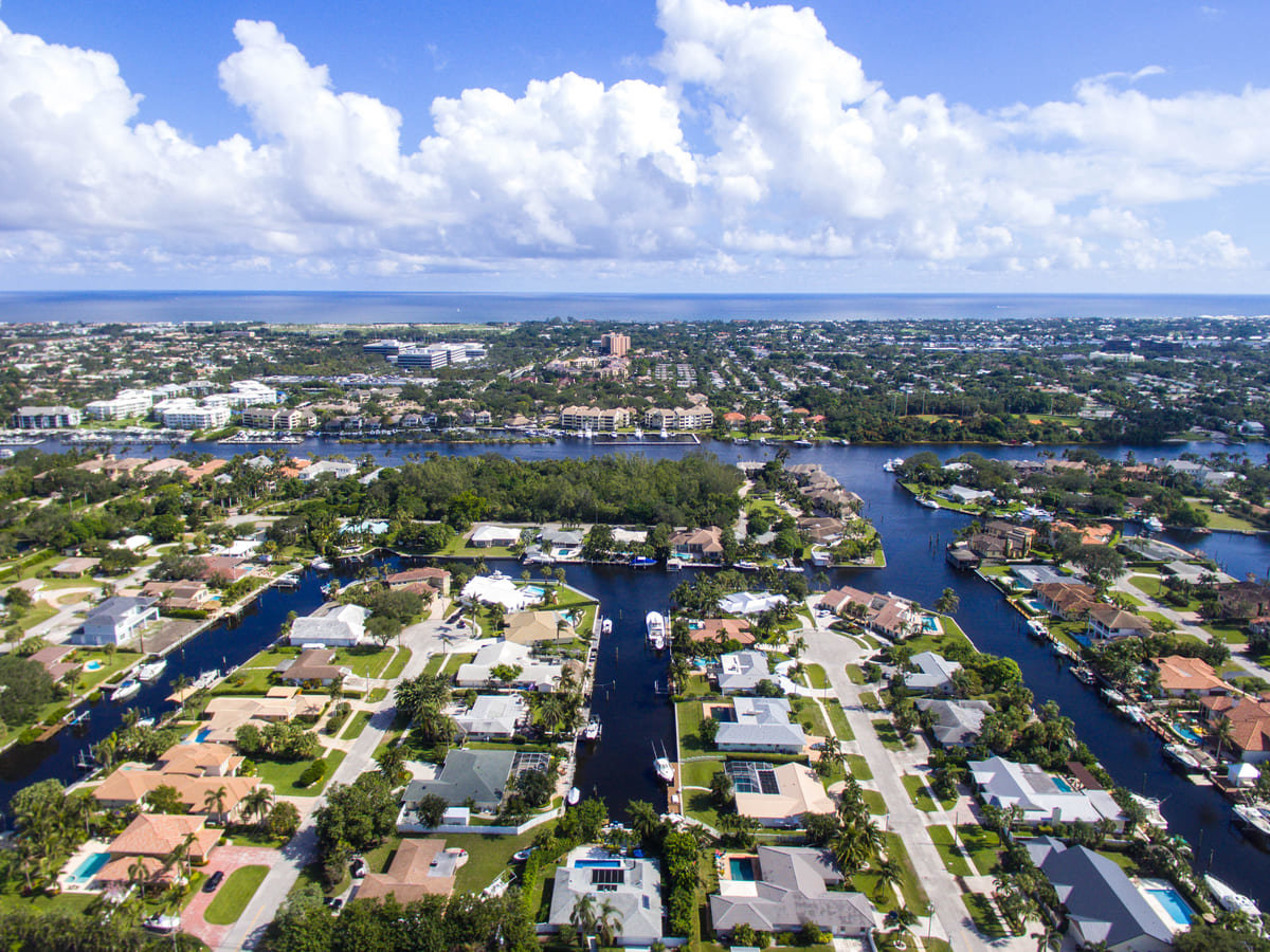 An aerial view of a residential area in Palm Beach Gardens, FL